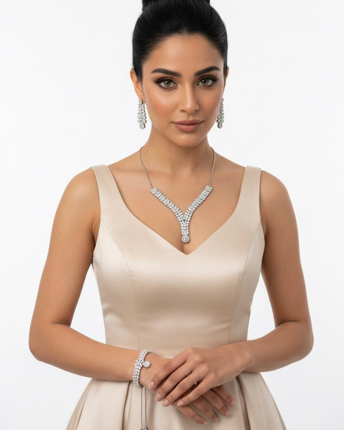 مرصع بأحجار الزركون الفضية