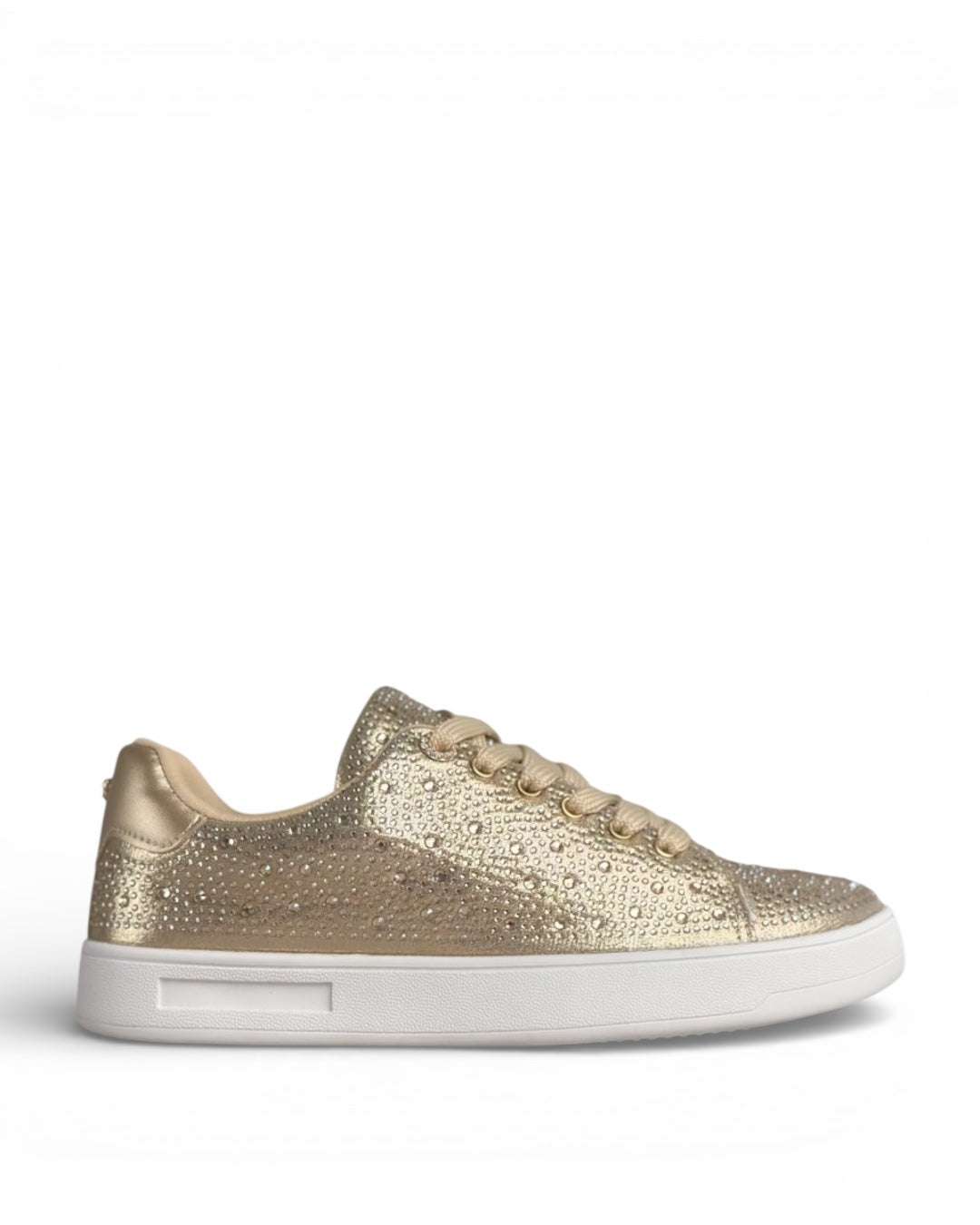 حذاء رياضي من الدنيم والجلد