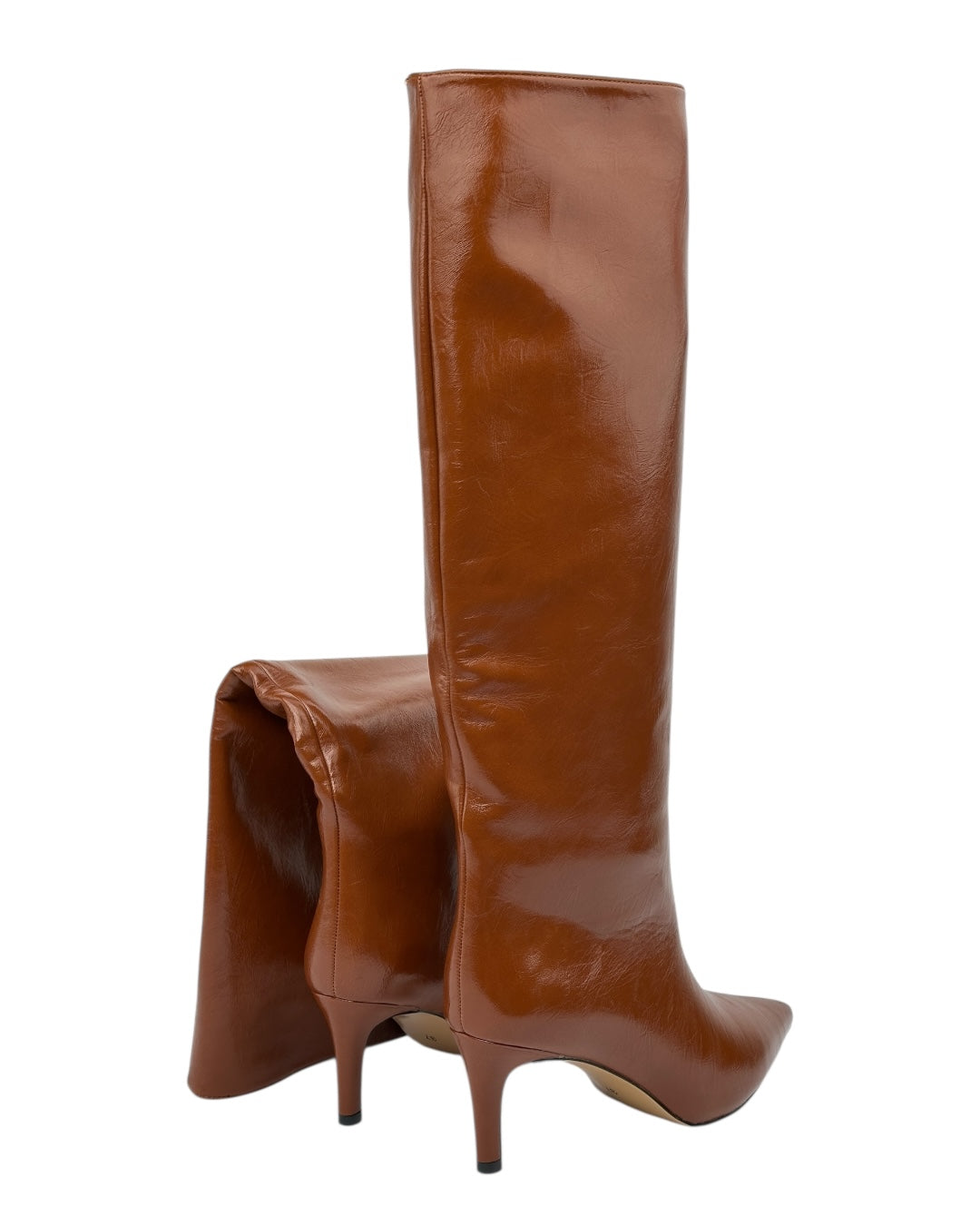 حذاء جلدي طويل ذو مقدمة مدببة وكعب رفيع