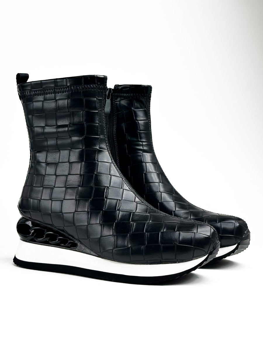 أحذية جلدية سوداء لامعة