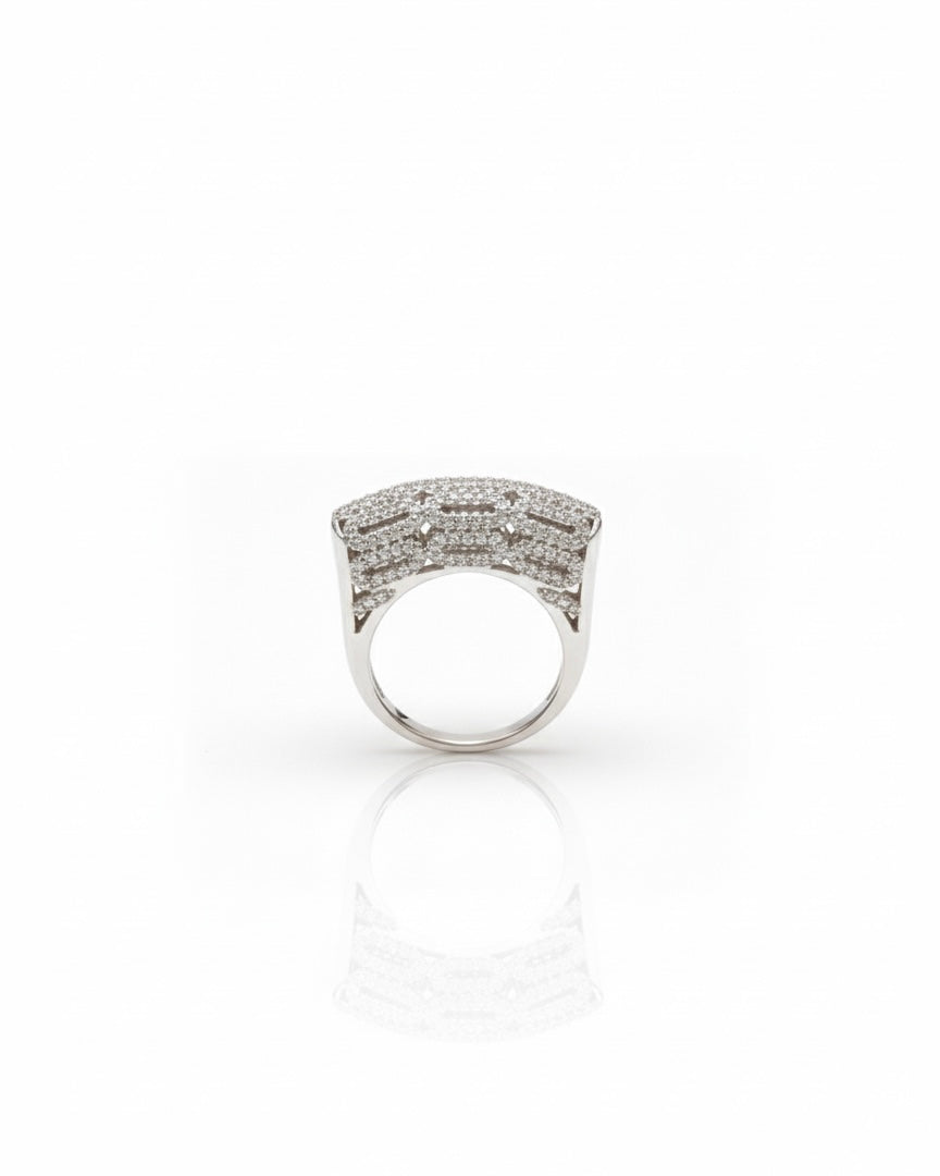 خاتم مرصع بأحجار الزركون