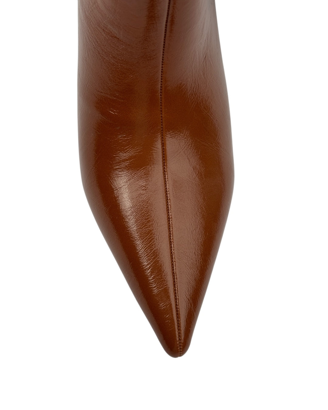 حذاء جلدي طويل ذو مقدمة مدببة وكعب رفيع