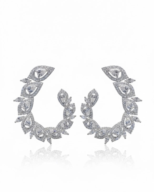 أقراط مرصعة بالزركون