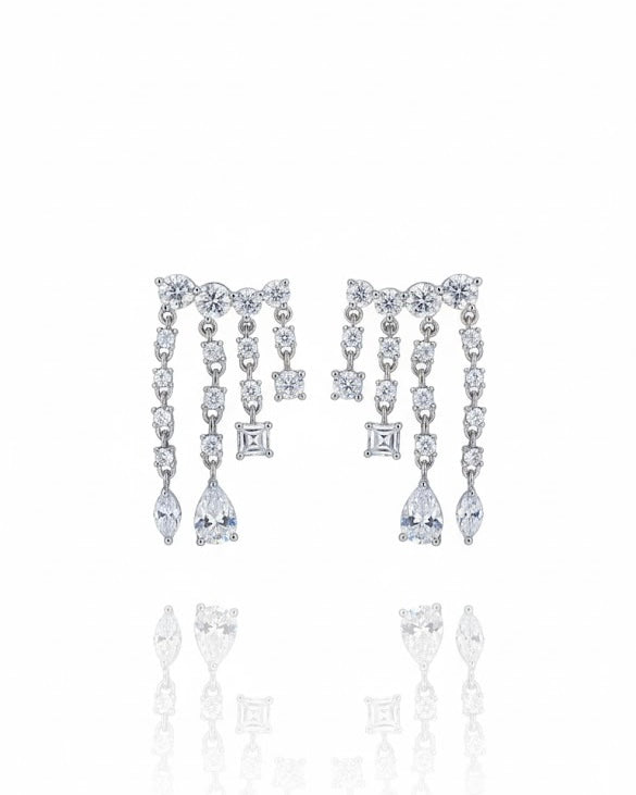 أقراط مرصعة بالزركون