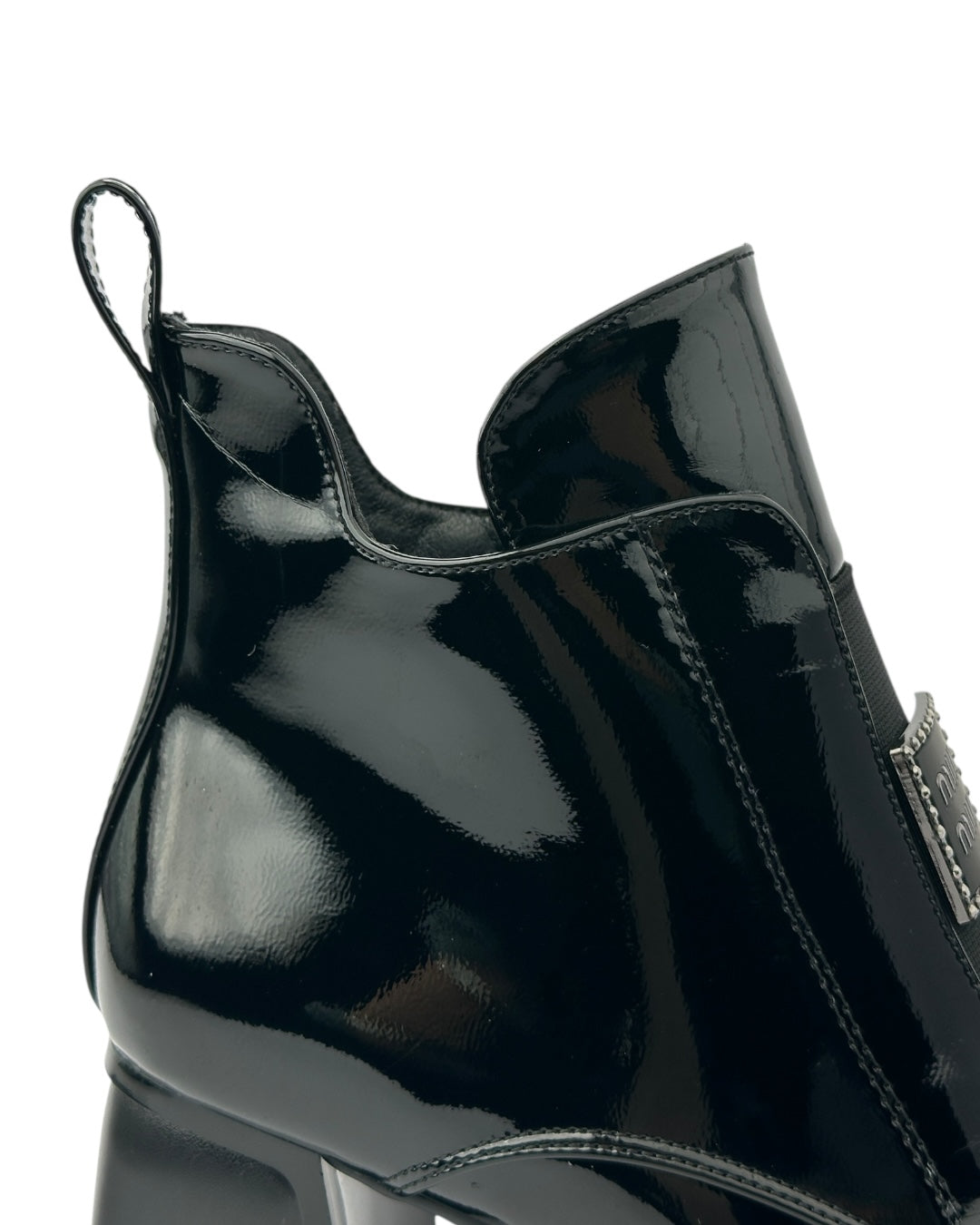 حذاء بكعب عريض وسحاب جانبي