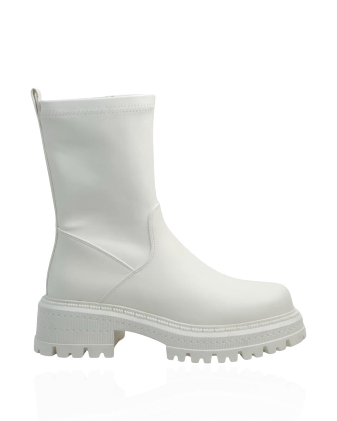 أحذية جلدية متوسطة الطول