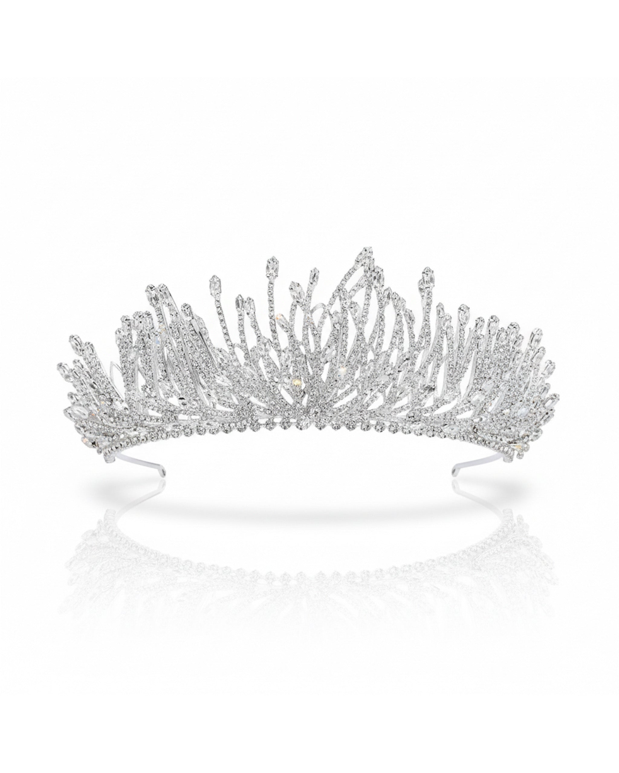 تاج مرصع بالزركون الفضي
