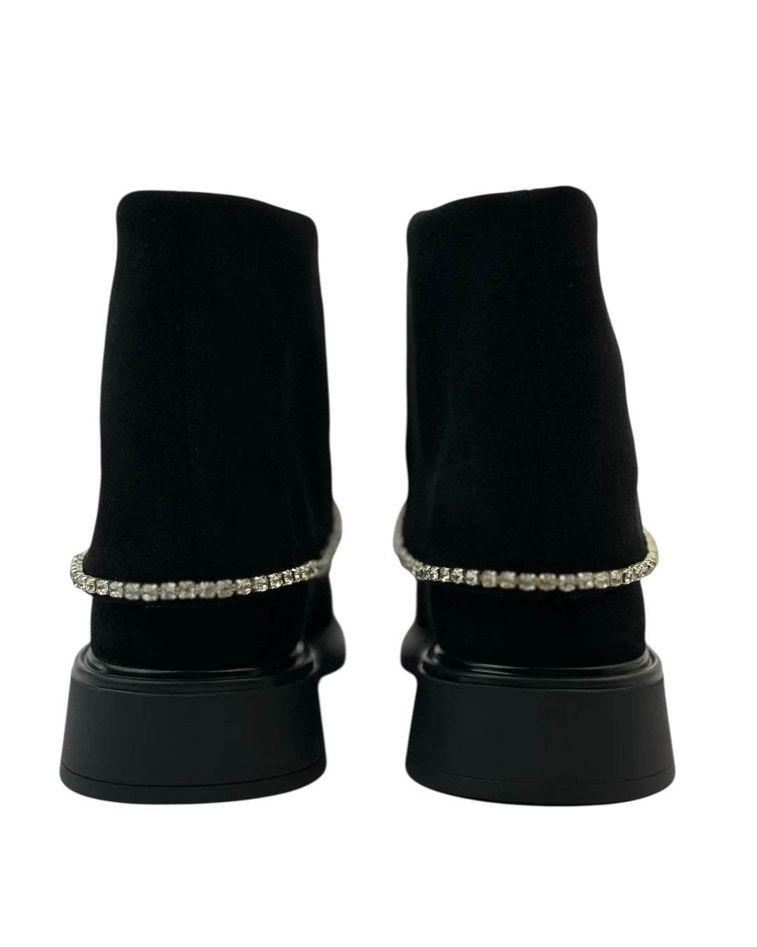 حذاء قصير من جلد الغزال مزين بحزام مرصع بالكريستال