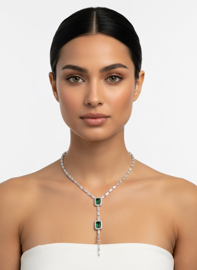 قلادة من الفضة والزركون الزيتوني