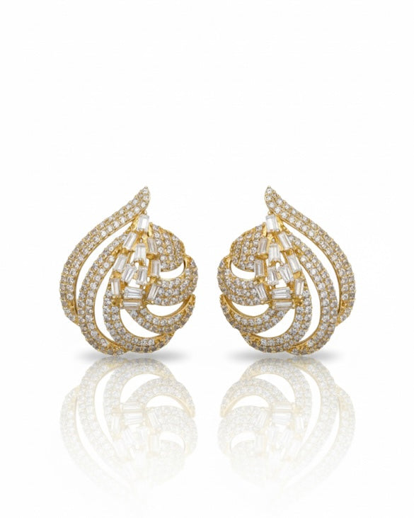 أقراط مرصعة بالزركون