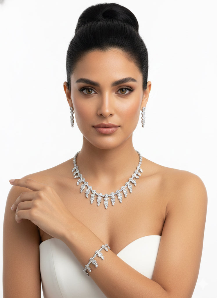 مرصع بأحجار الزركون الفضية