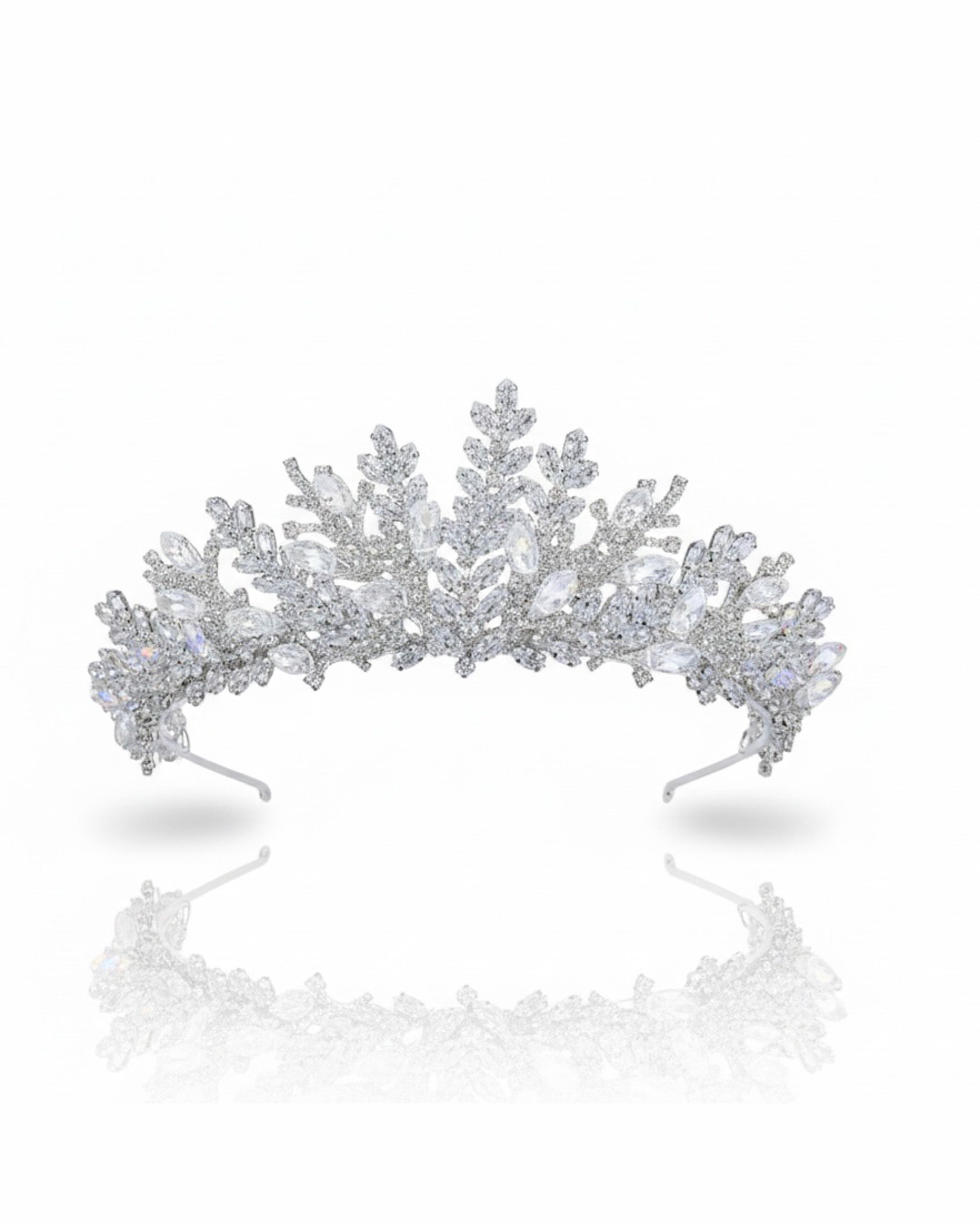 تاج من الزركون والكريستال