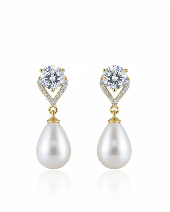 أقراط مرصعة بالزركون واللؤلؤ