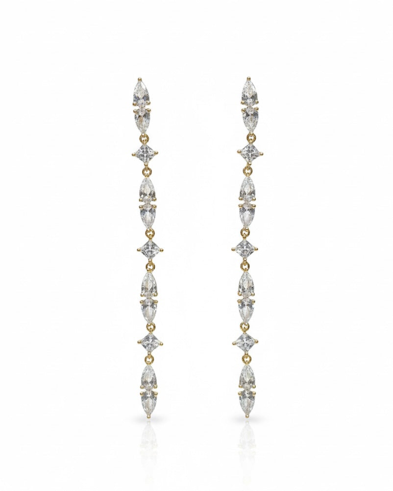 أقراط مرصعة بالزركون