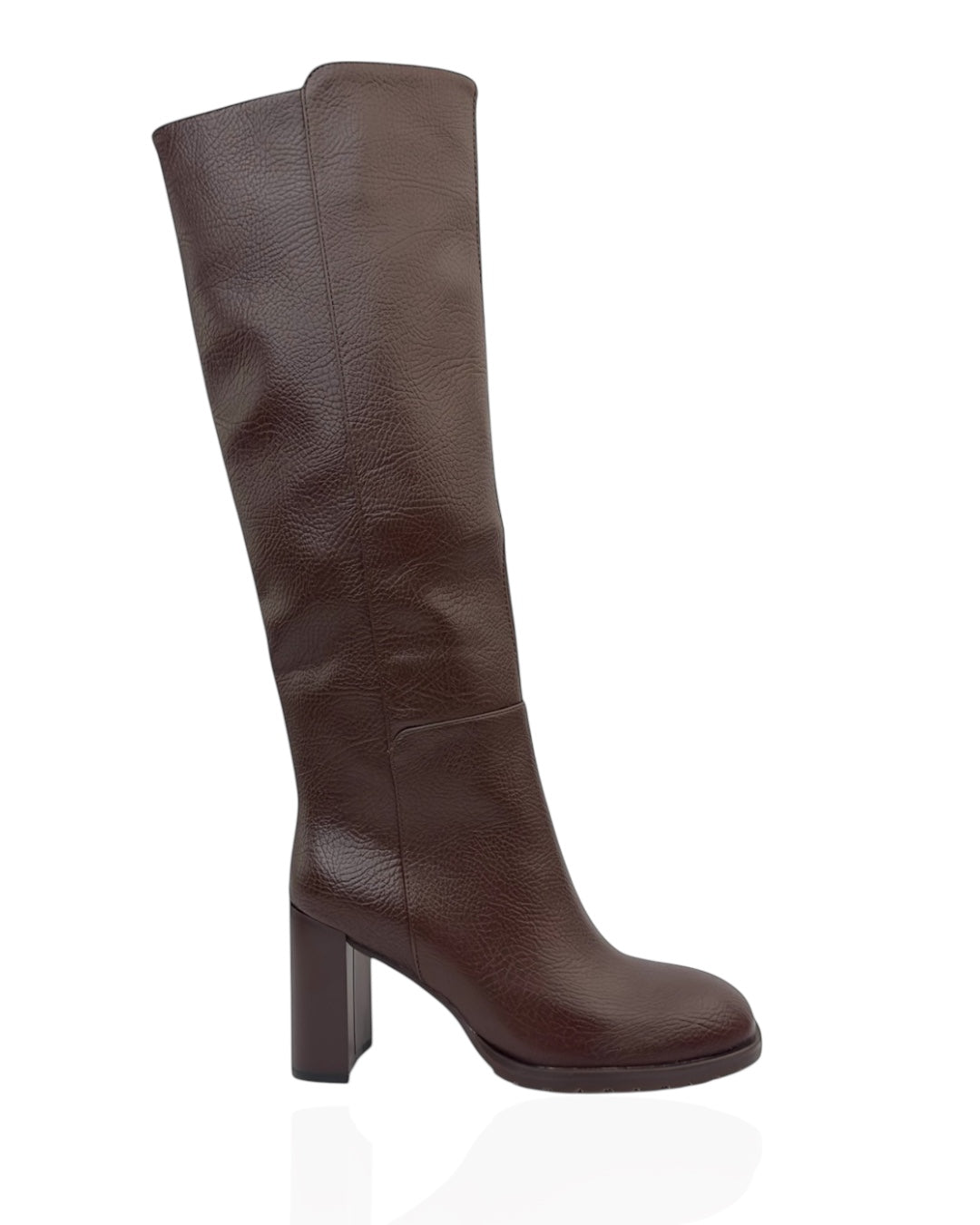 حذاء بني عالي الرقبة من الجلد