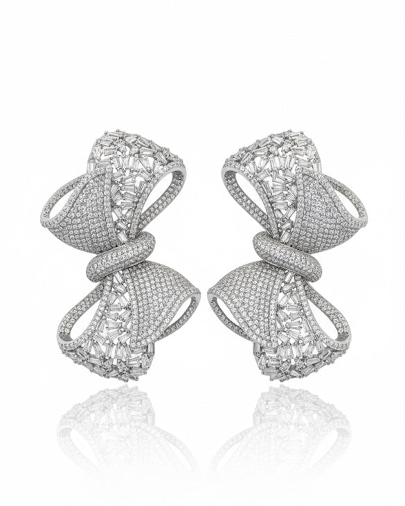 أقراط مرصعة بالزركون