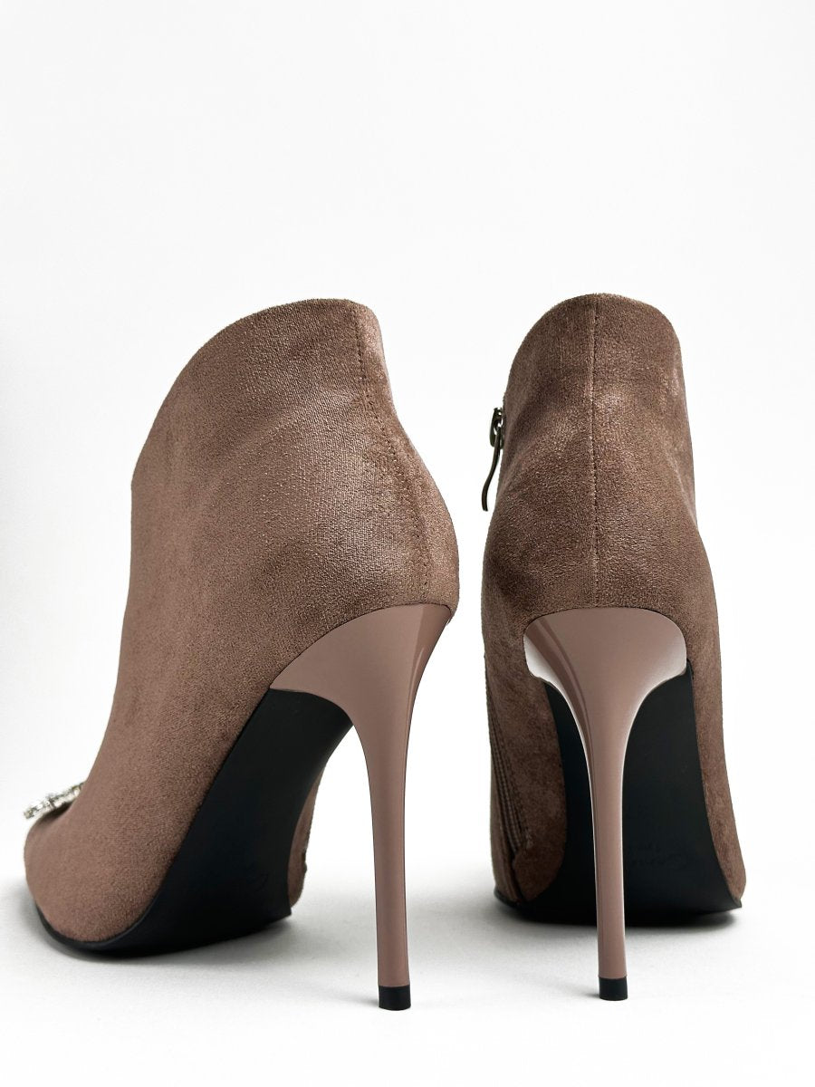 جزمة قصيرة من جلد الغزال