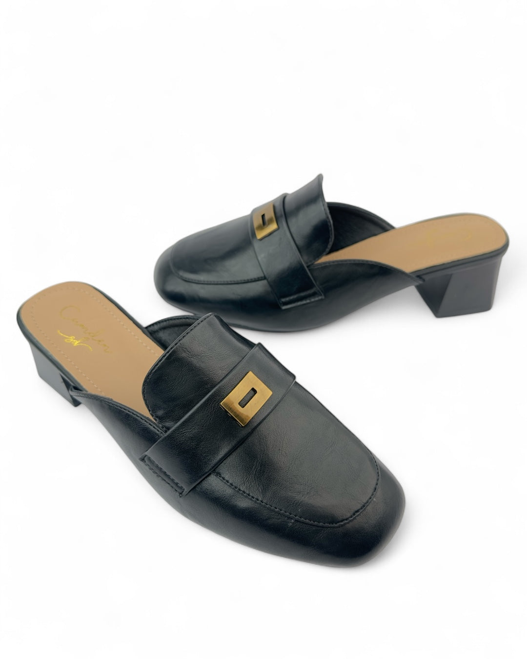 حذاء بدون كعب بكعب عريض وإبزيم ذهبي