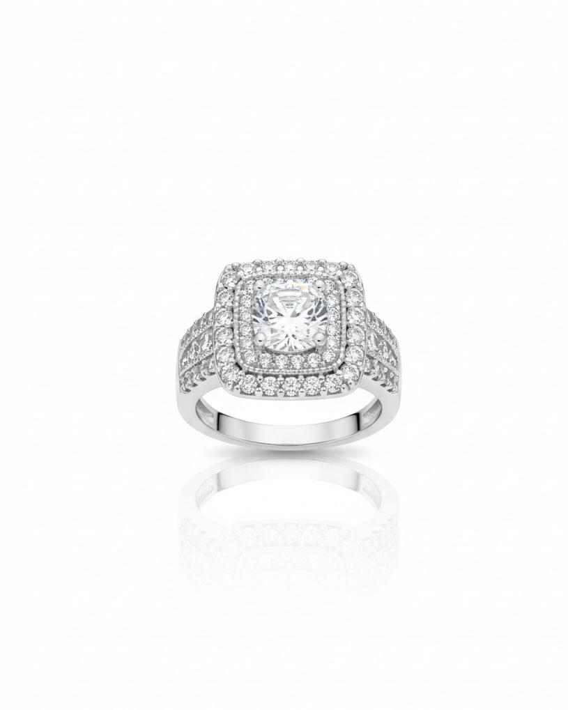 خاتم مرصع بأحجار الزركون