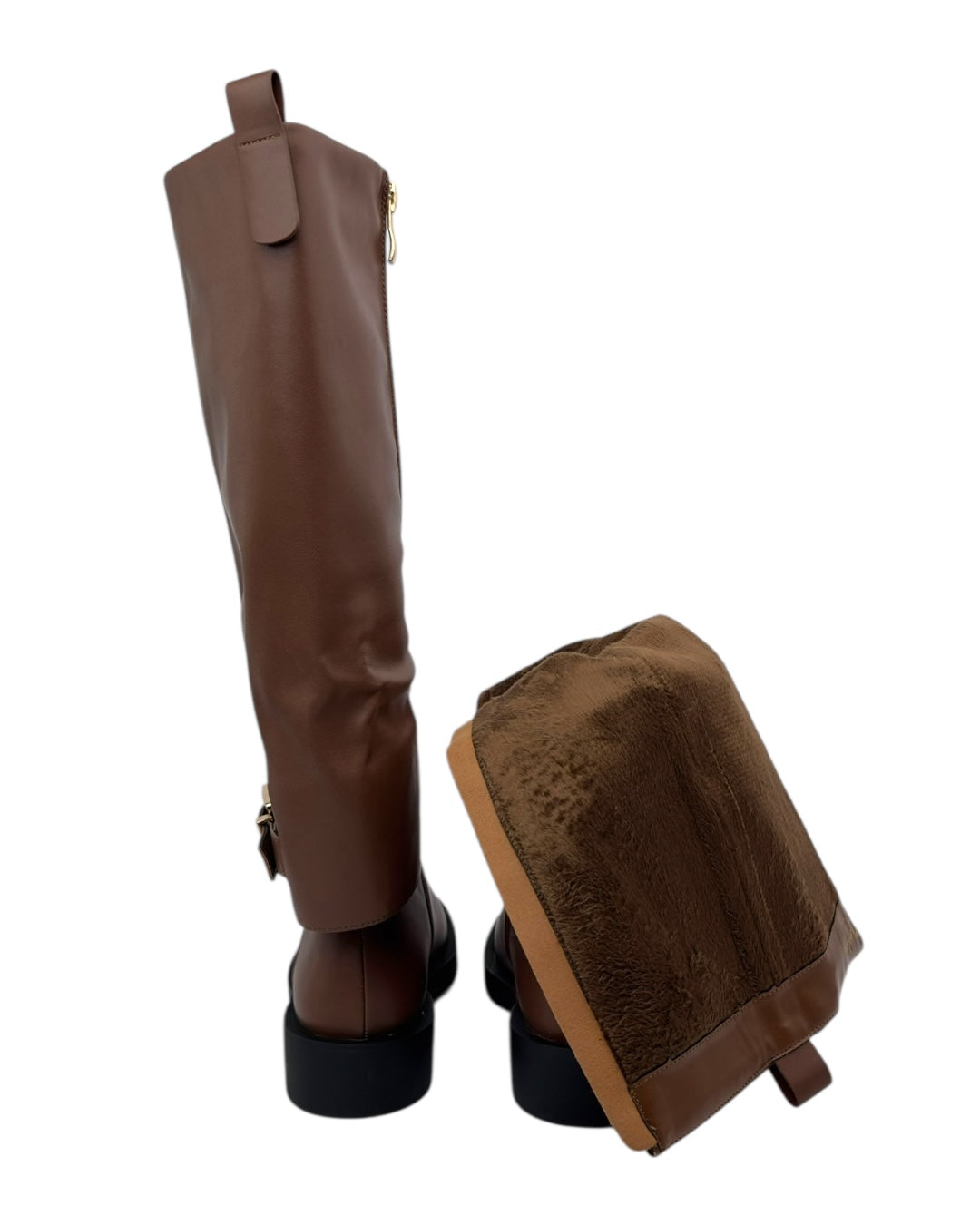 حذاء برقبة جلدية عالية