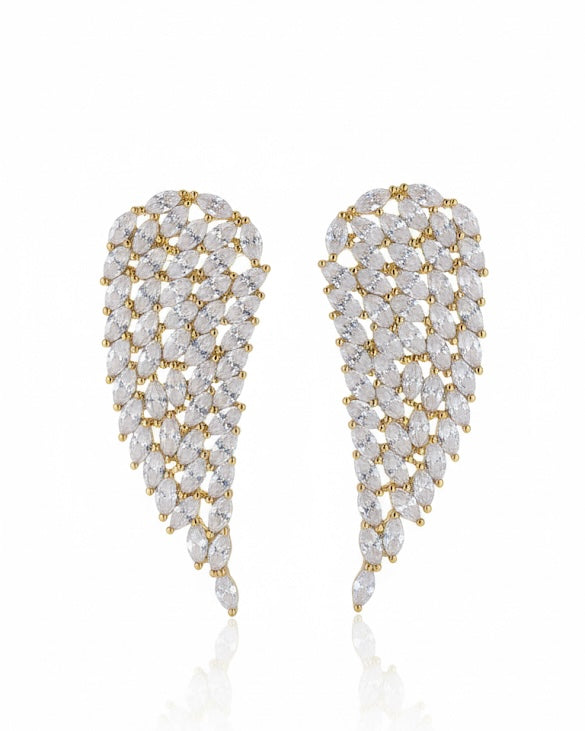 أقراط مرصعة بالزركون