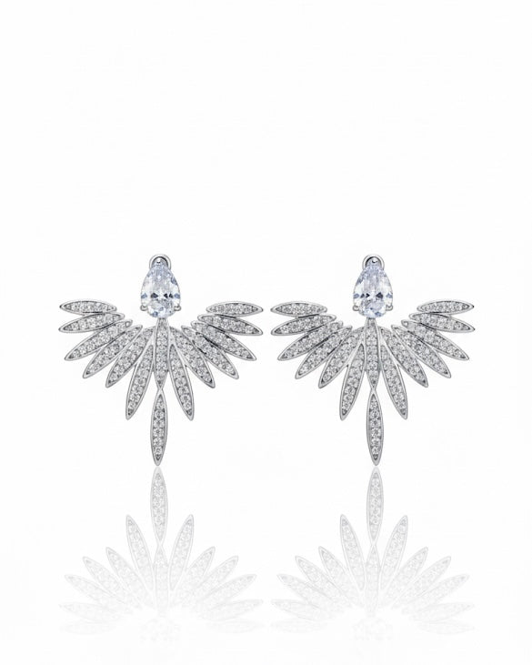 أقراط مرصعة بالزركون