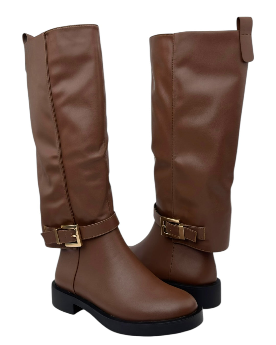 حذاء برقبة جلدية عالية