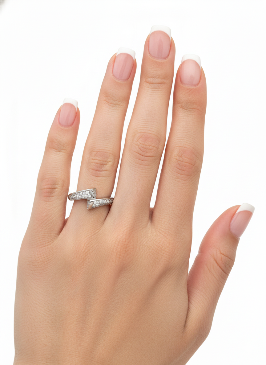 خاتم مرصع بأحجار الزركون