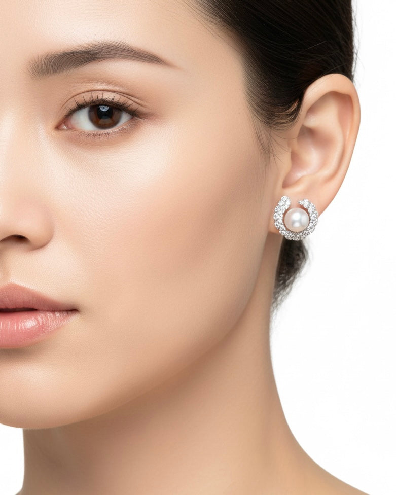 أقراط مرصعة بالزركون واللؤلؤ