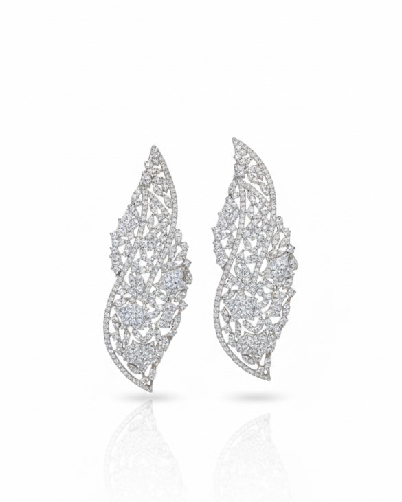 أقراط مرصعة بالزركون