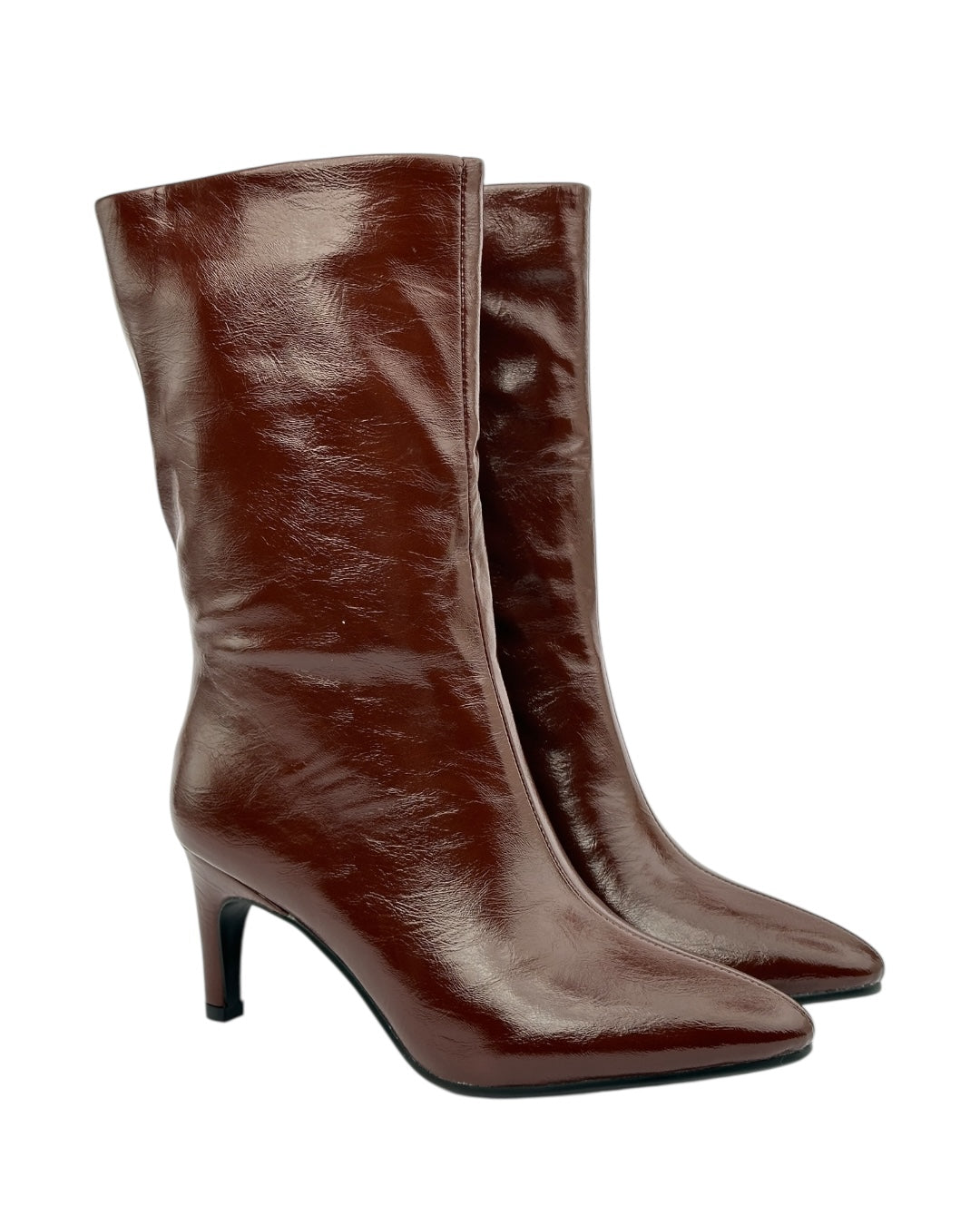 حذاء بوت جلدي ذو مقدمة مدببة وكعب رفيع