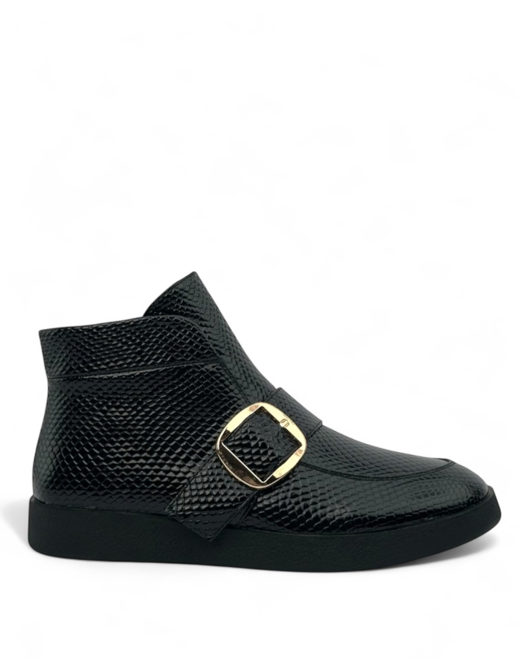 حذاء مسطح بنقشة جلد الثعبان مع مشبك ذهبي