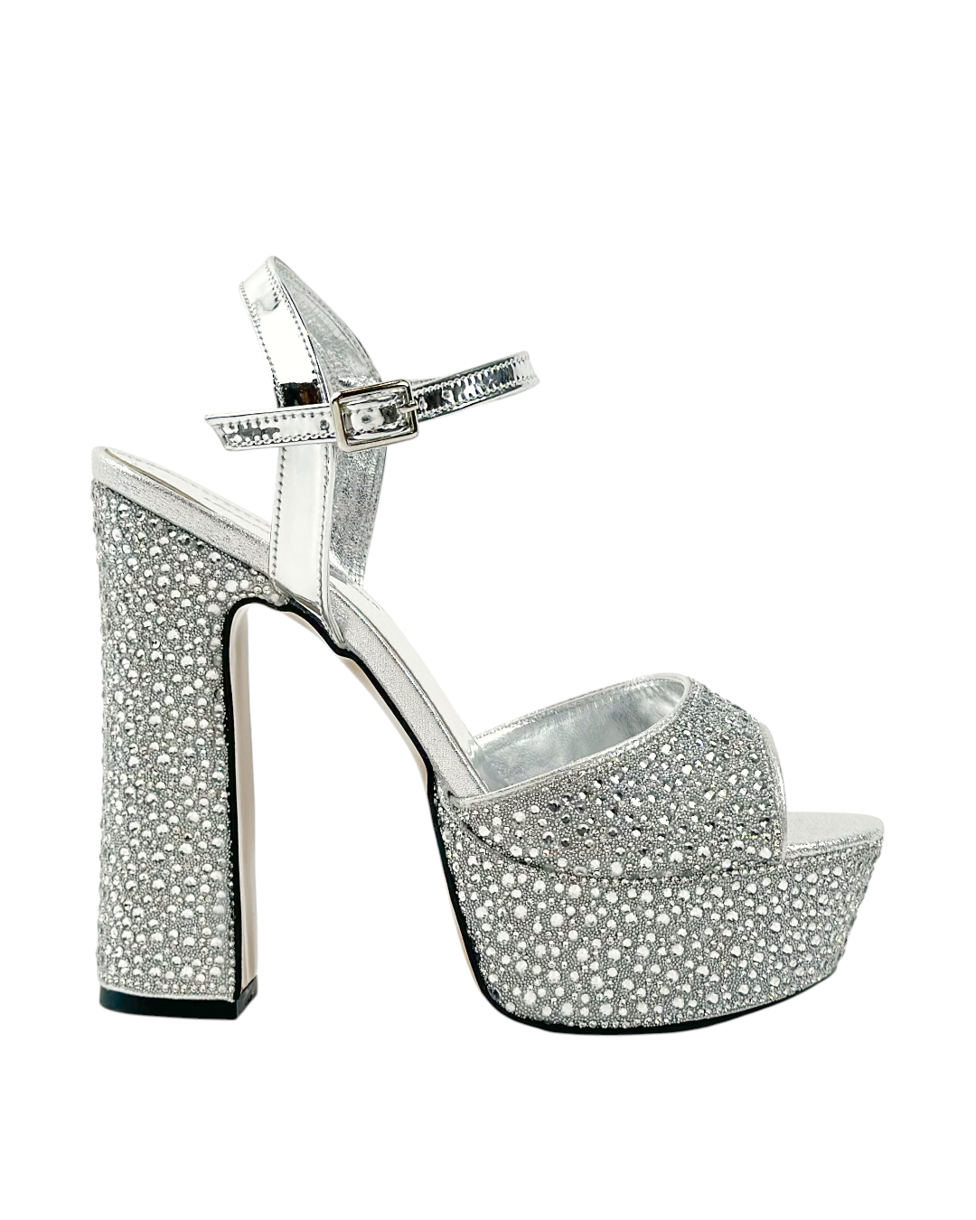 صندل زفاف مرصع بأحجار براقة