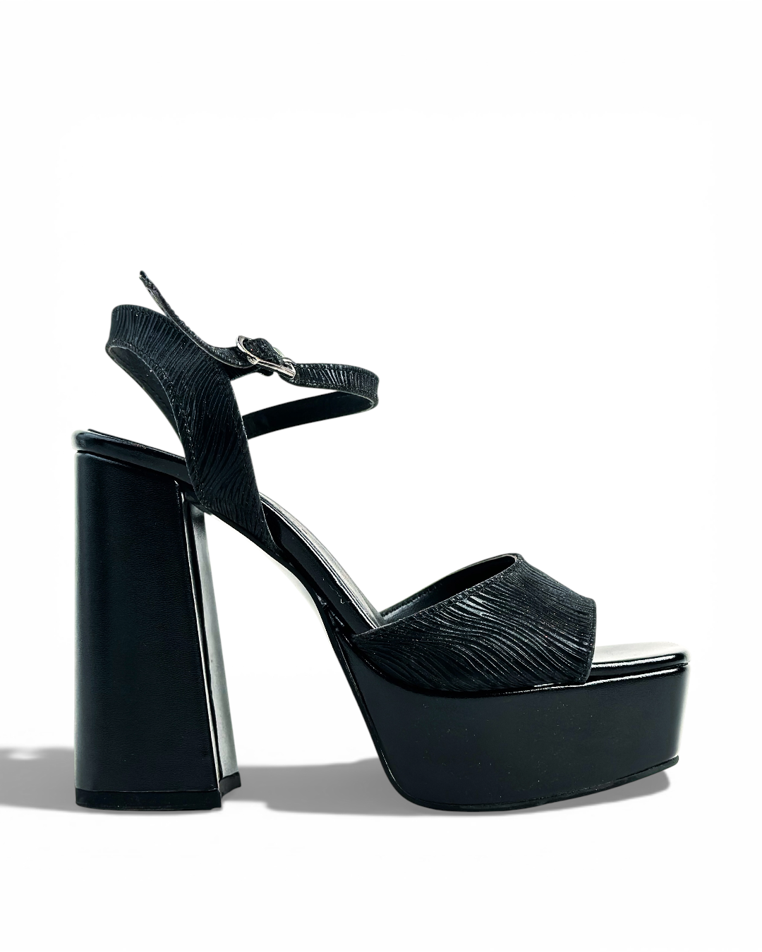 صنادل زفاف لامعة