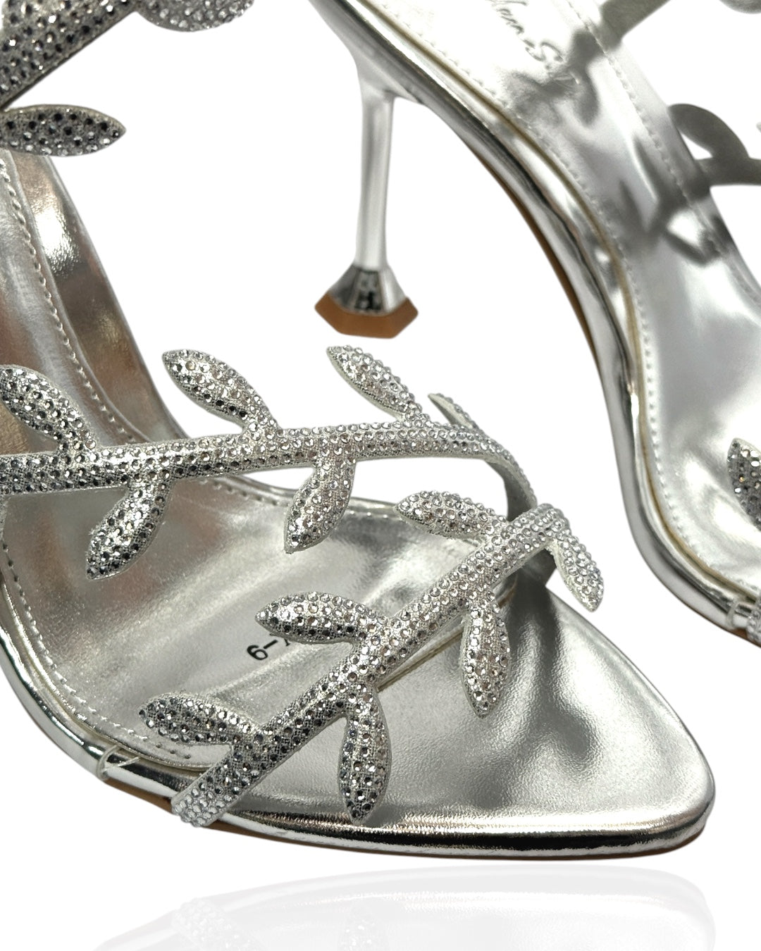 Sandal with sparkling stones