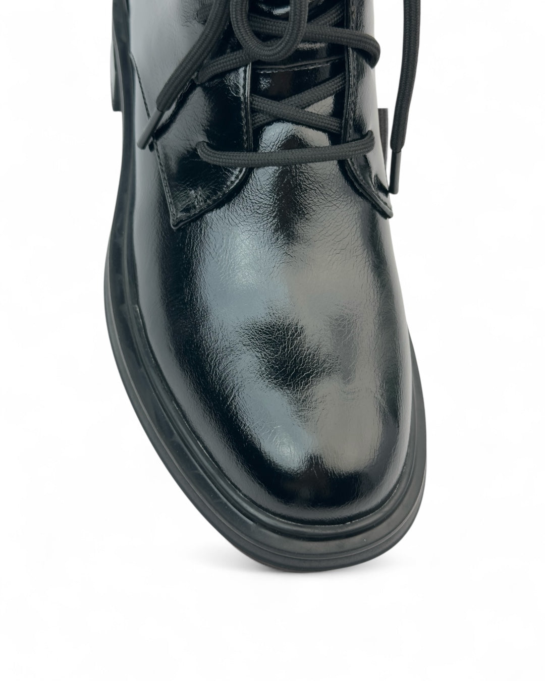 حذاء قصير من الجلد مزود بأربطة وسحاب جانبي