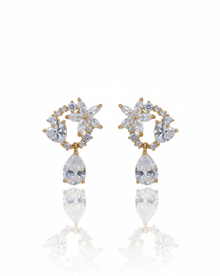 أقراط مرصعة بالزركون