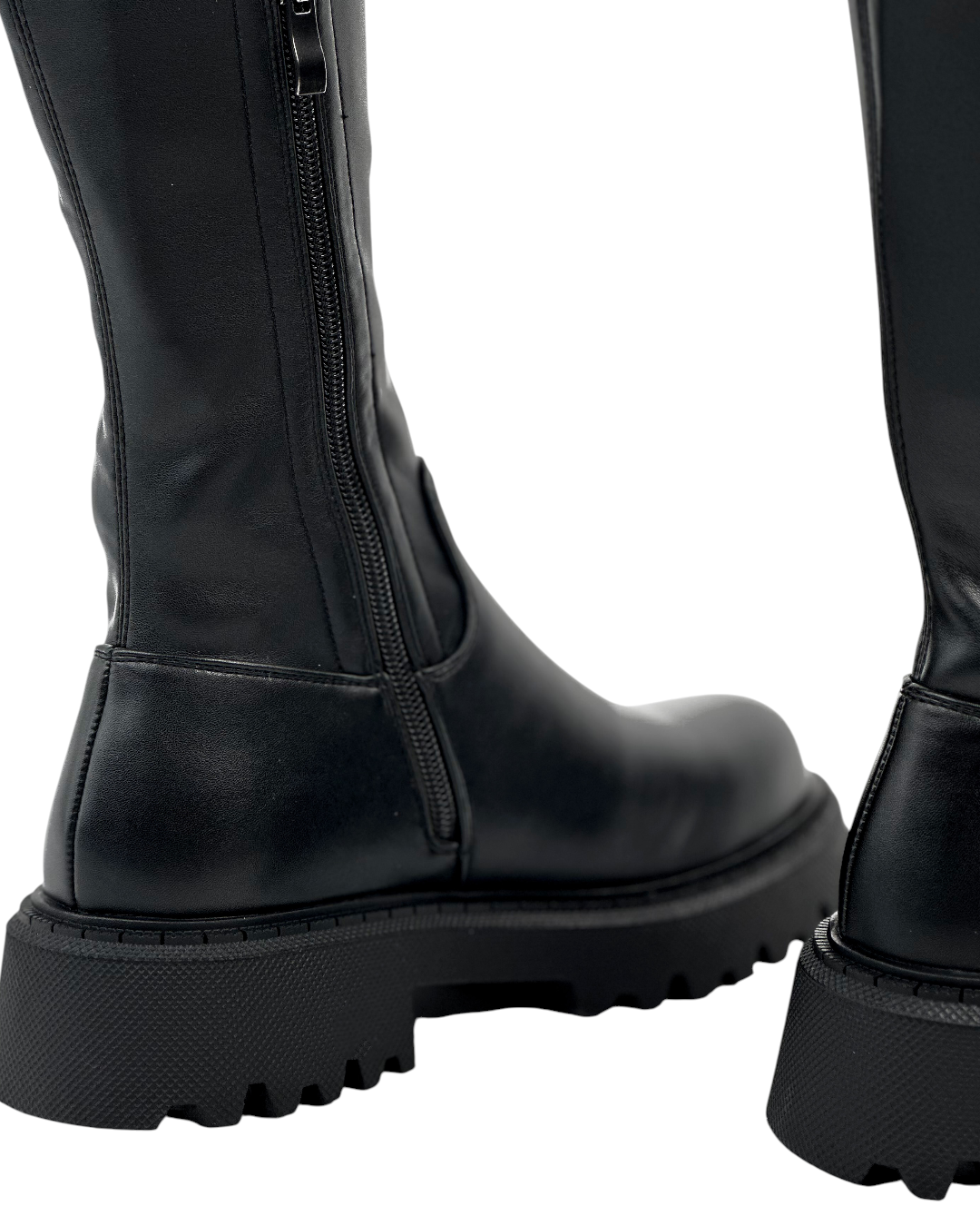 حذاء جلدي ذو ساق عالية