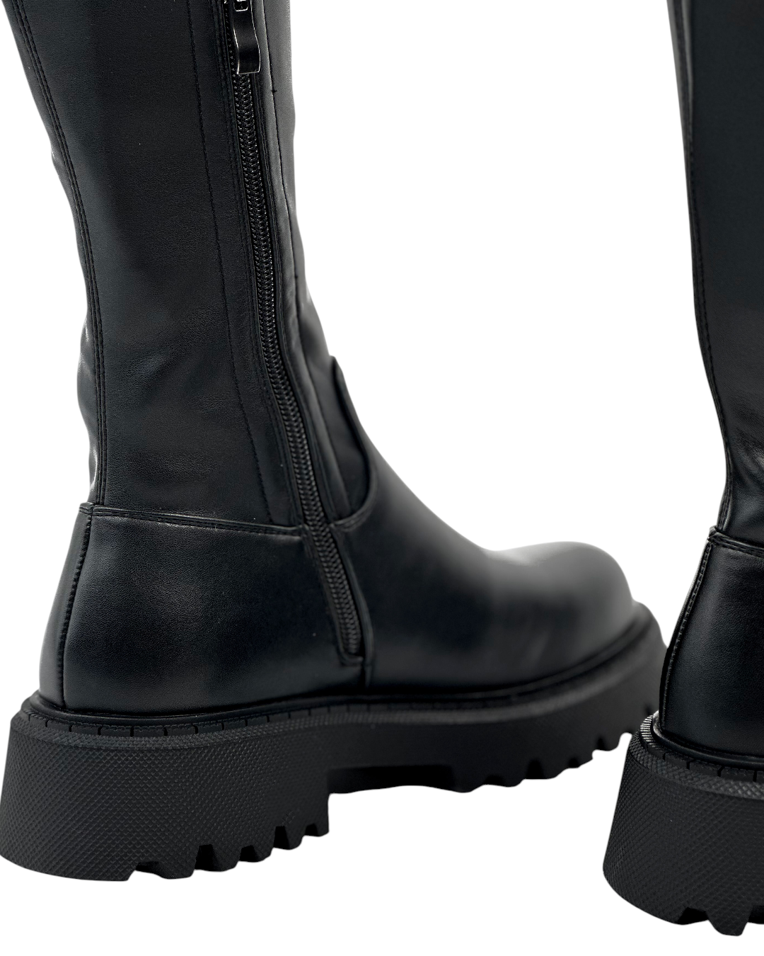 حذاء جلدي ذو ساق عالية