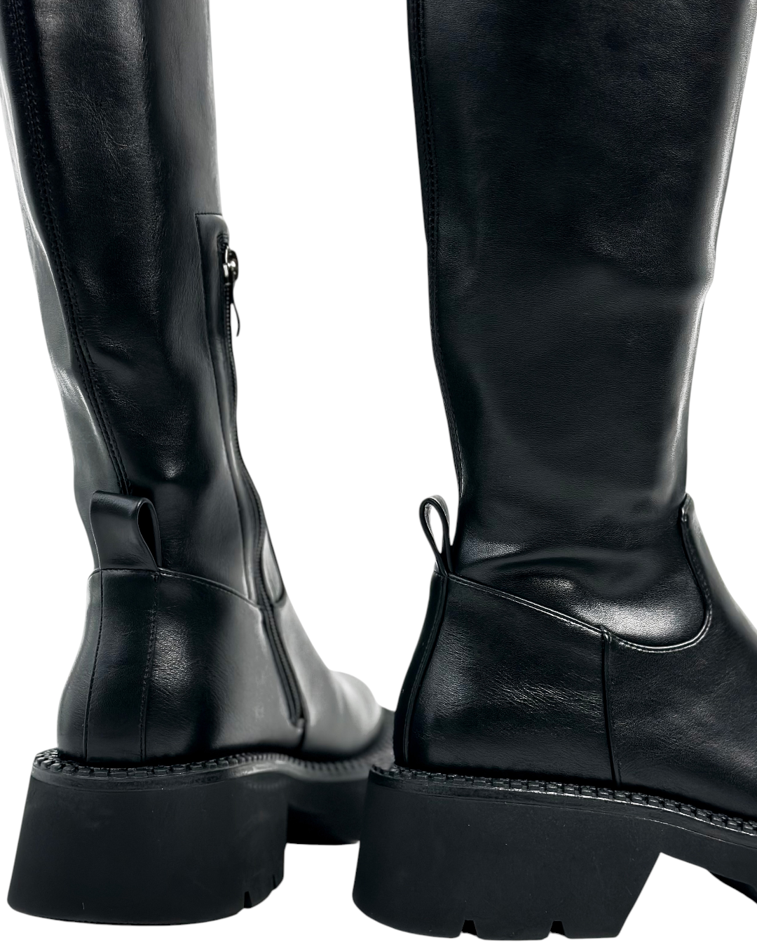 حذاء جلدي ذو ساق عالية