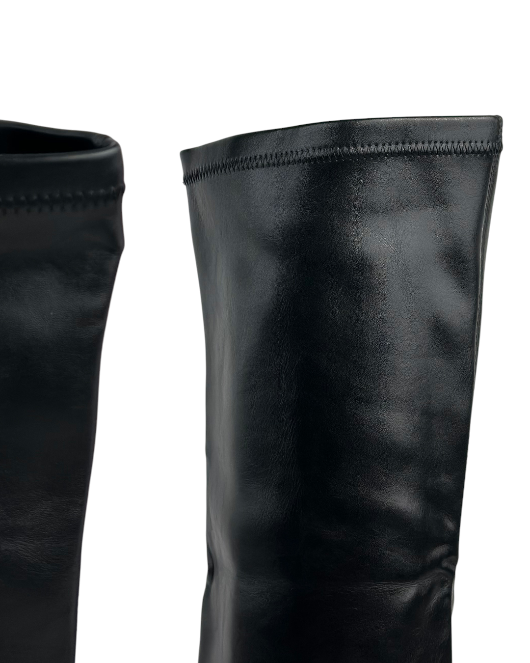 حذاء جلدي ذو ساق عالية