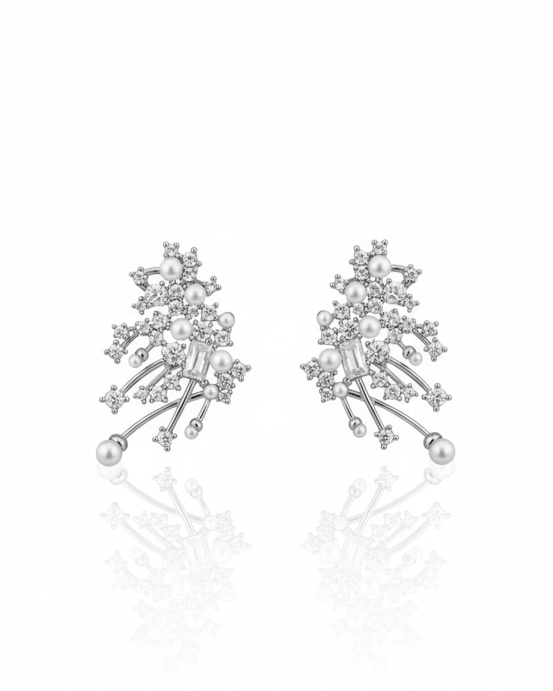 أقراط مرصعة بالزركون واللؤلؤ