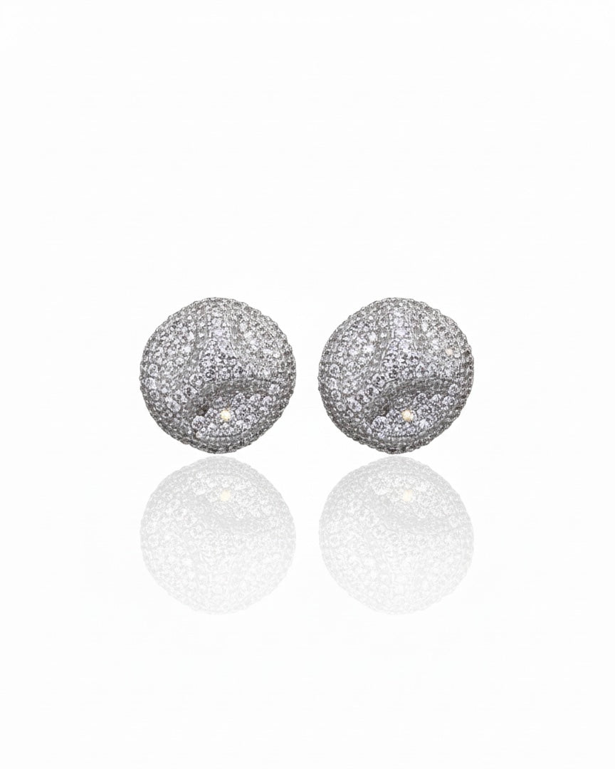 أقراط مرصعة بالزركون