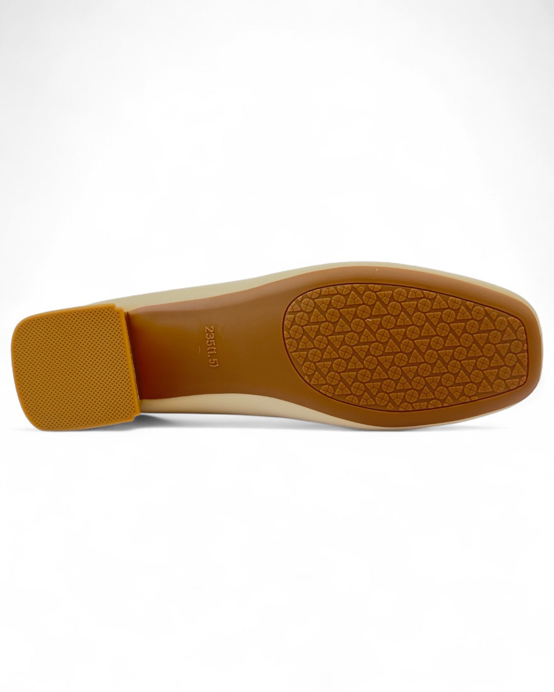 Classic loafers with a gold accent