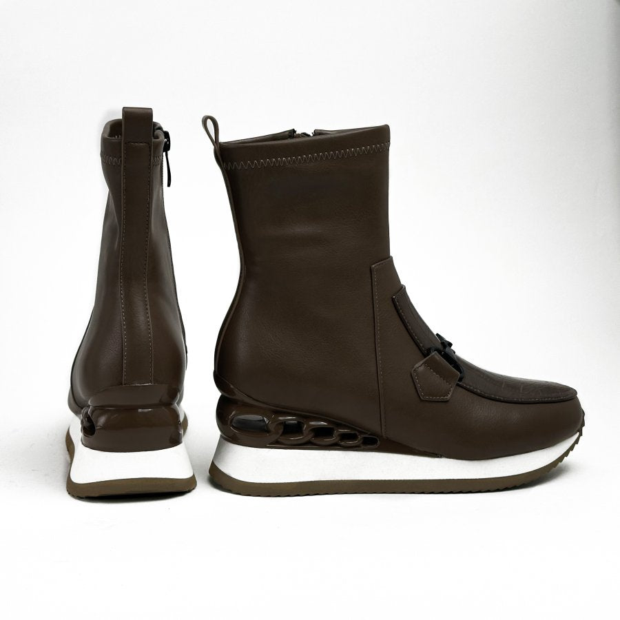 أحذية طويلة الساق من الجلد الناعم