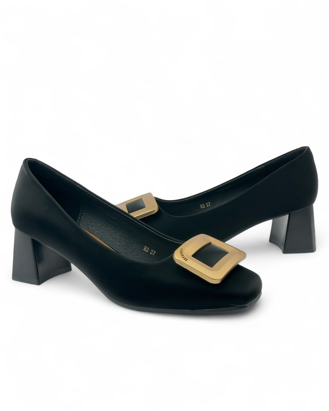 كتاب كلاسيك بكعب عريض ذو طابع عريض