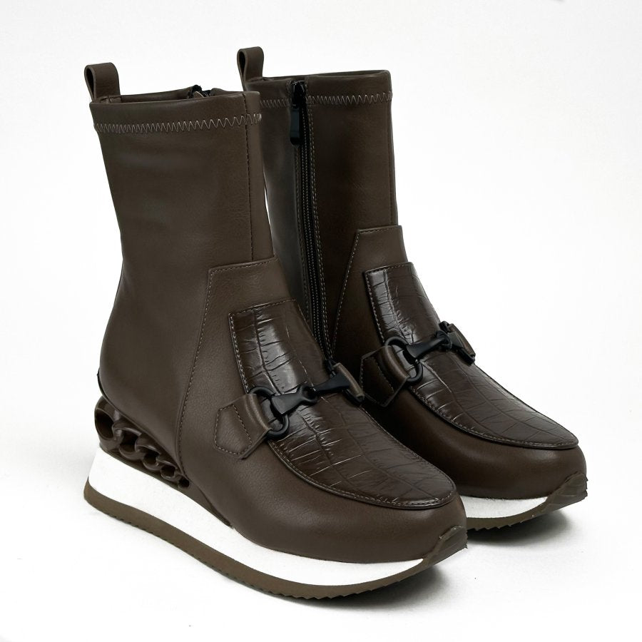 أحذية طويلة الساق من الجلد الناعم