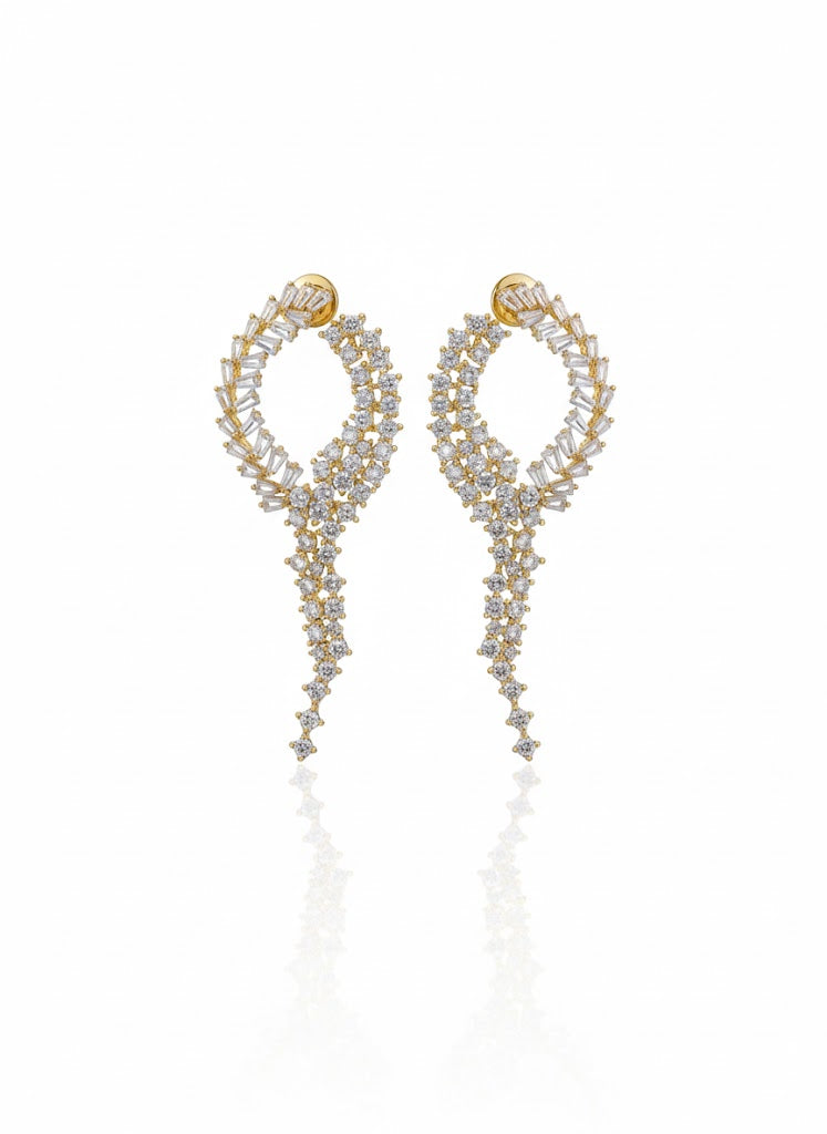 أقراط مرصعة بالزركون