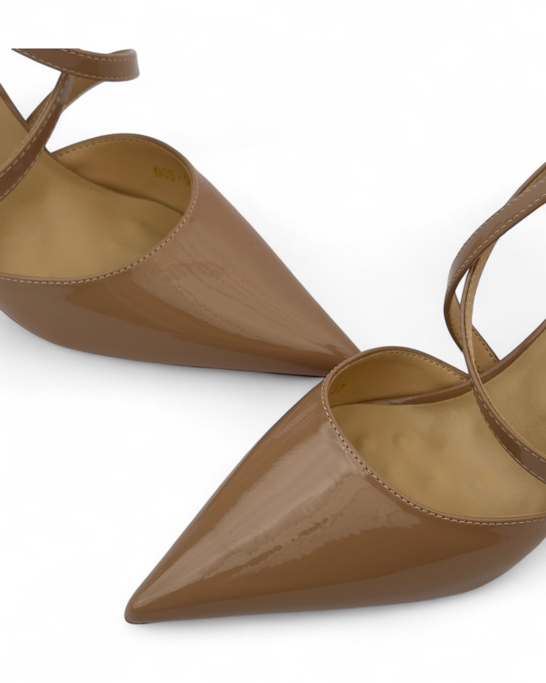 كعب أحمر بحزام كروس