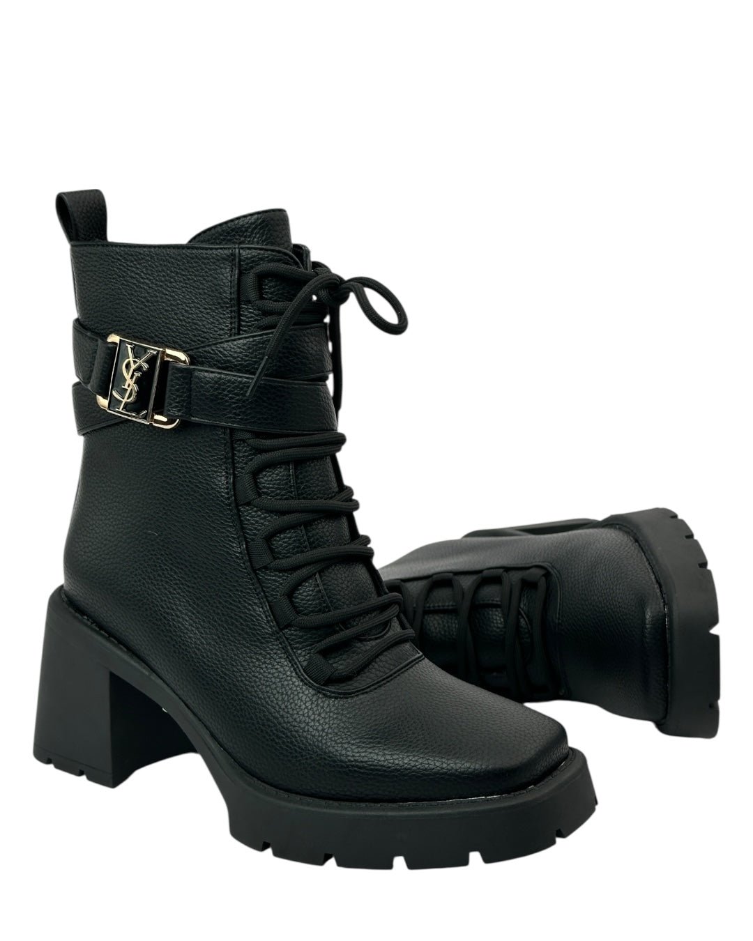 حذاء برباط وكعب عريض